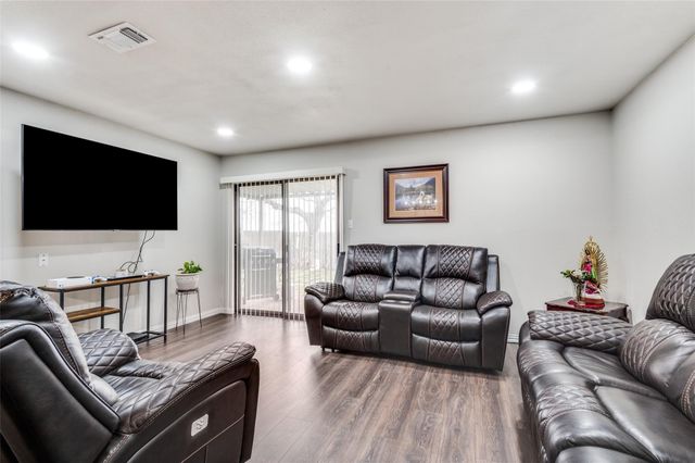 4913 Tracy Drive, Haltom City, TX 76117