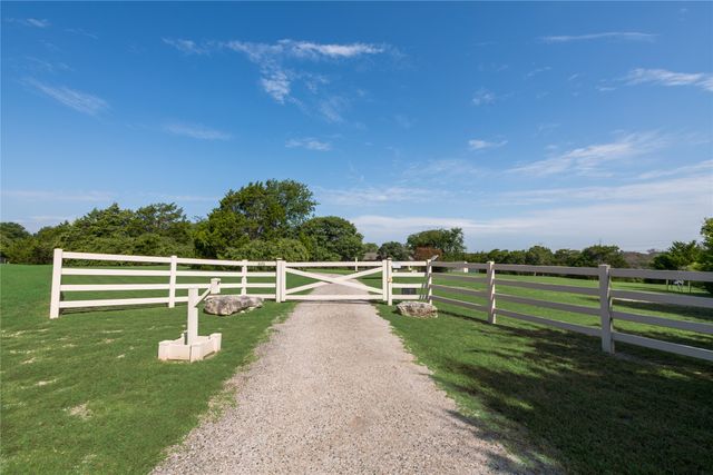 601 N Duncanville Road, Cedar Hill, TX 75104