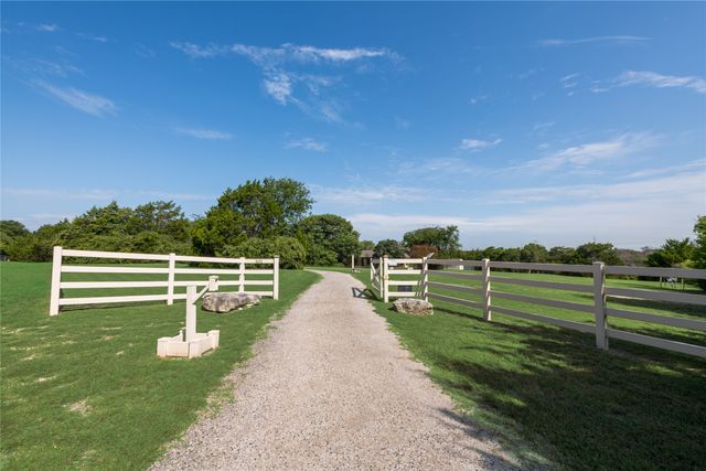 601 N Duncanville Road, Cedar Hill, TX 75104