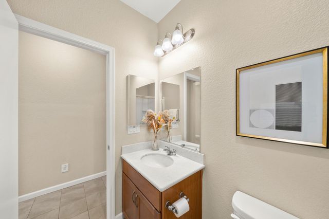 3082 Club Center Dr, Sacramento, CA 95835