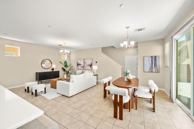 3082 Club Center Dr, Sacramento, CA 95835