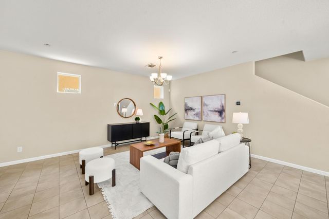 3082 Club Center Dr, Sacramento, CA 95835
