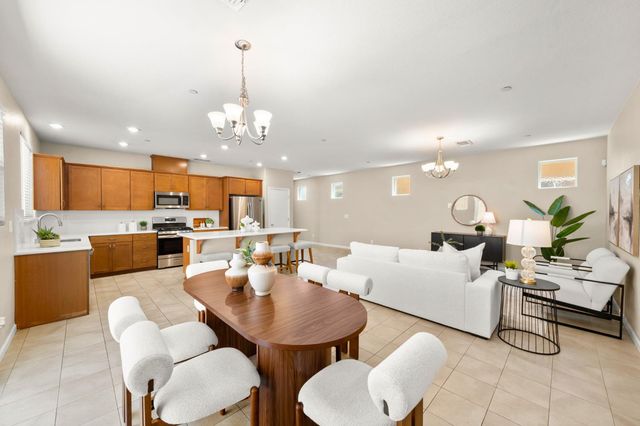 3082 Club Center Dr, Sacramento, CA 95835