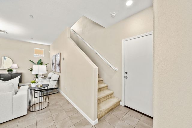 3082 Club Center Dr, Sacramento, CA 95835