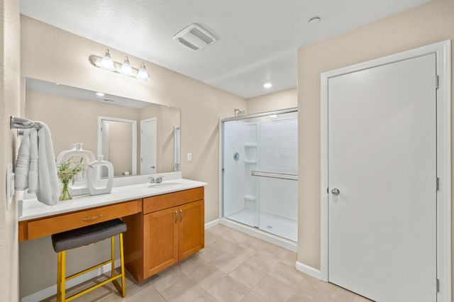 3082 Club Center Dr, Sacramento, CA 95835