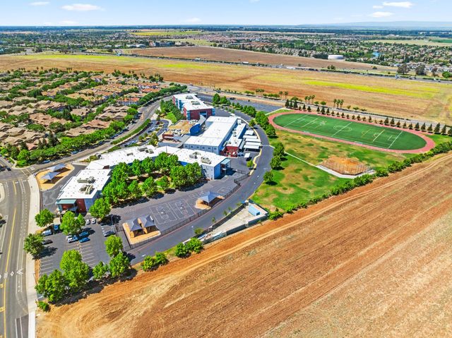 3082 Club Center Dr, Sacramento, CA 95835