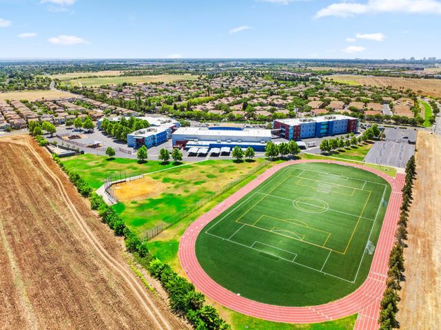 3082 Club Center Dr, Sacramento, CA 95835