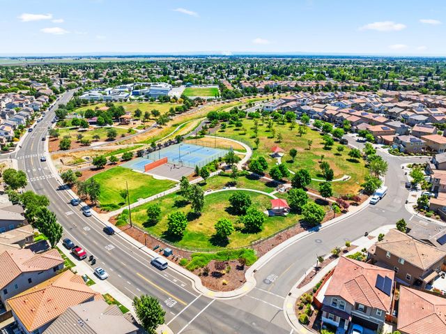 3082 Club Center Dr, Sacramento, CA 95835