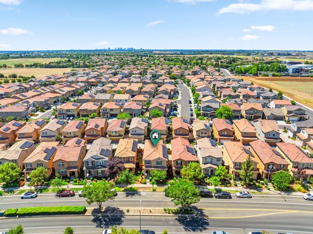3082 Club Center Dr, Sacramento, CA 95835