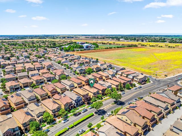 3082 Club Center Dr, Sacramento, CA 95835