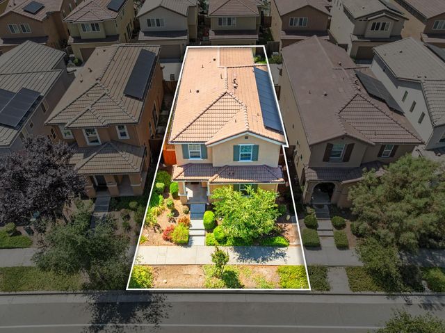 3082 Club Center Dr, Sacramento, CA 95835