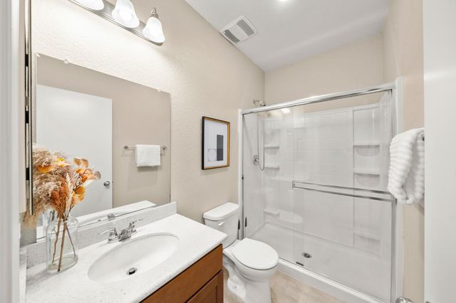 3082 Club Center Dr, Sacramento, CA 95835