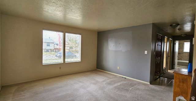 2755 W HAZELHURST DR, Taylorsville, UT 84129