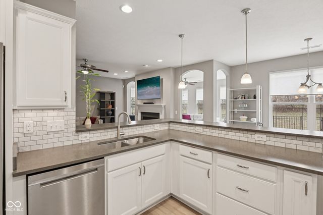 7167 Birch Leaf Drive, Indianapolis, IN 46259