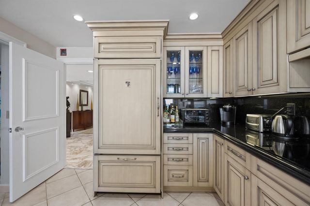 2580 S Ocean Boulevard 2b2, Palm Beach, FL 33480