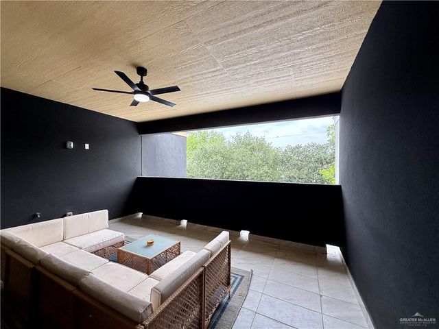 5520 N Crown Point, Pharr, TX 78577