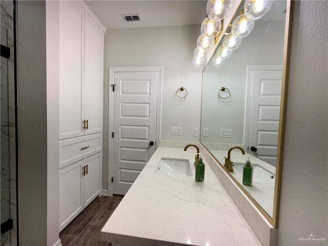 5520 N Crown Point, Pharr, TX 78577