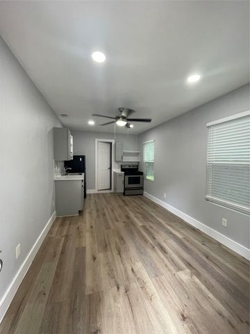 9205 Georgian DR B1, Austin, TX 78753