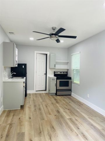 9205 Georgian DR B1, Austin, TX 78753