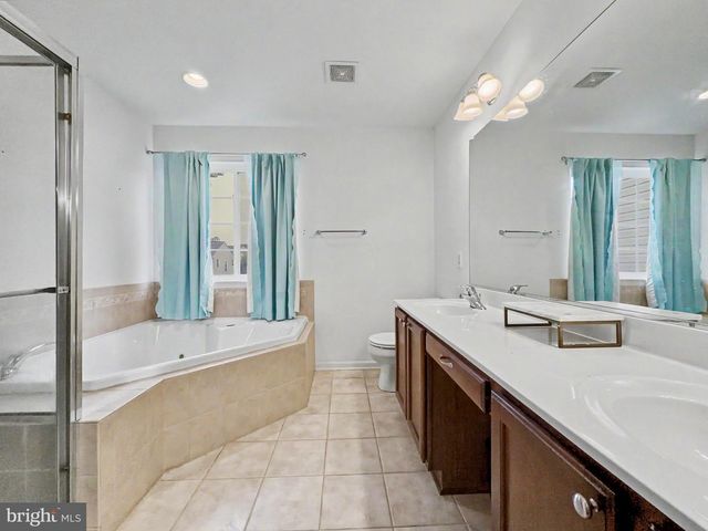 243 COUNTRY RIDGE DR, Red Lion, PA 17356
