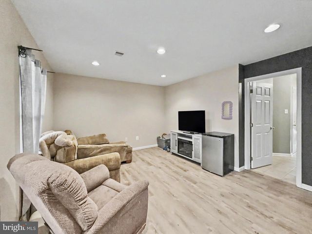 243 COUNTRY RIDGE DR, Red Lion, PA 17356
