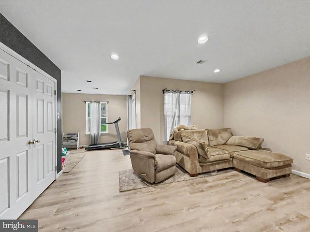 243 COUNTRY RIDGE DR, Red Lion, PA 17356