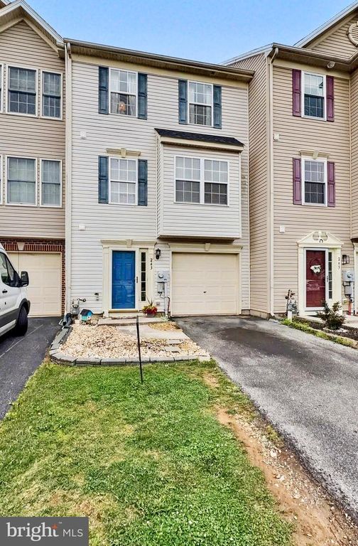 243 COUNTRY RIDGE DR, Red Lion, PA 17356