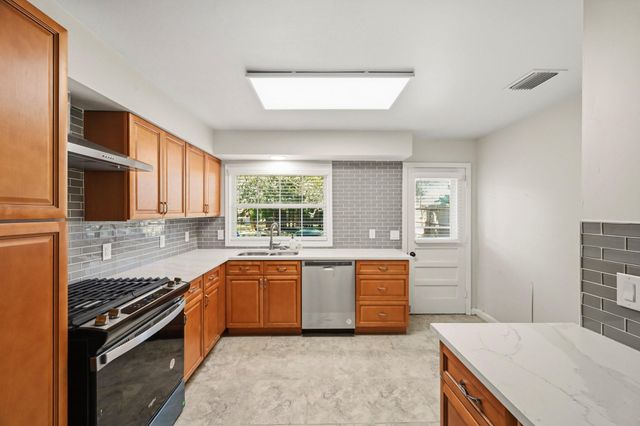 5109 Nina Lee Lane, Houston, TX 77092