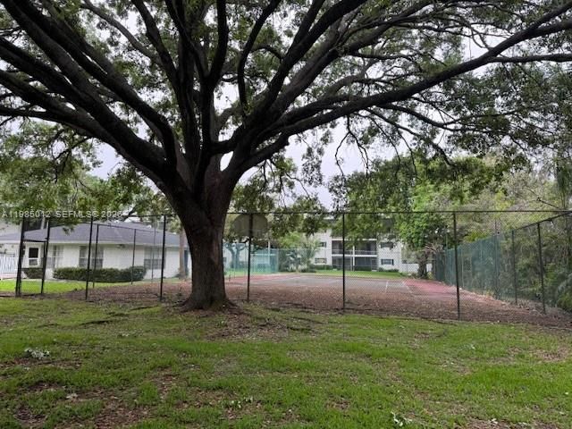 5100 SW 64th Ave 202, Davie, FL 33314