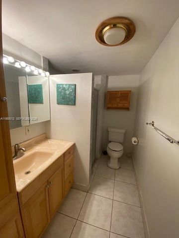 5100 SW 64th Ave 202, Davie, FL 33314