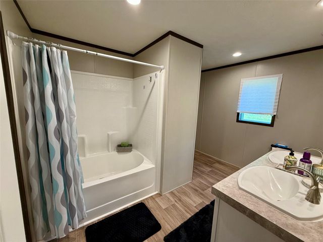 13298 County Road 190, Alvin, TX 77511