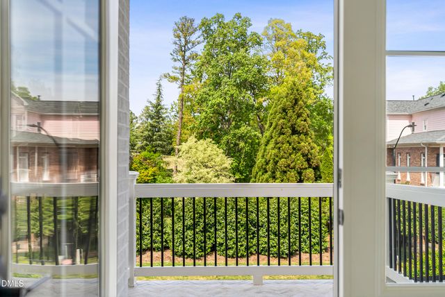 2812 Charleston Oaks Drive, Raleigh, NC 27614