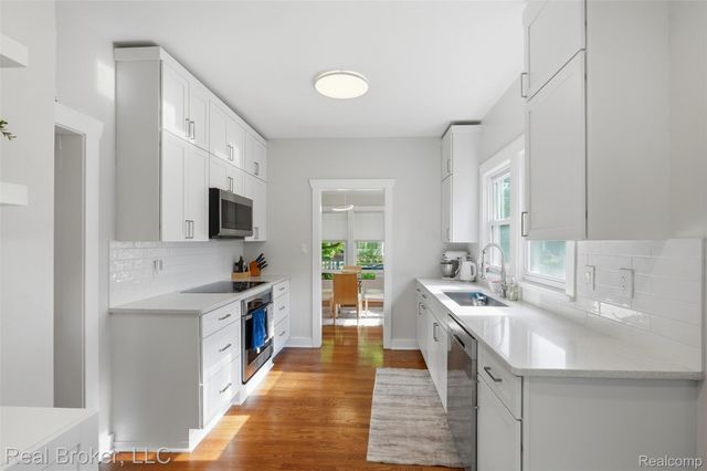 318 E University Avenue, Royal Oak, MI 48067