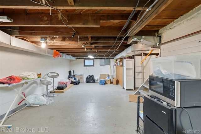 318 E University Avenue, Royal Oak, MI 48067