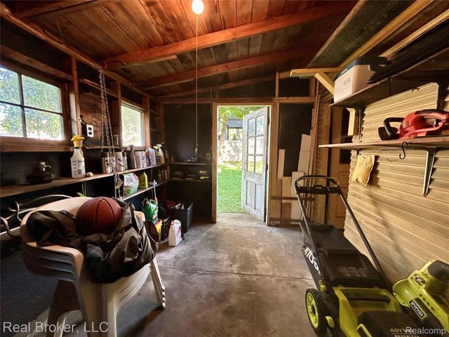 318 E University Avenue, Royal Oak, MI 48067