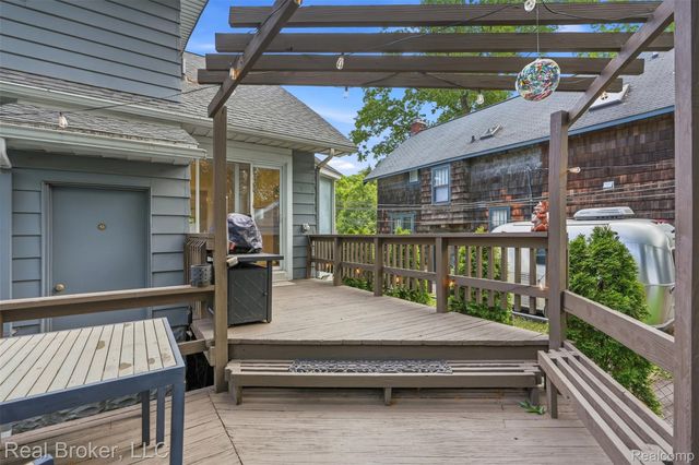 318 E University Avenue, Royal Oak, MI 48067