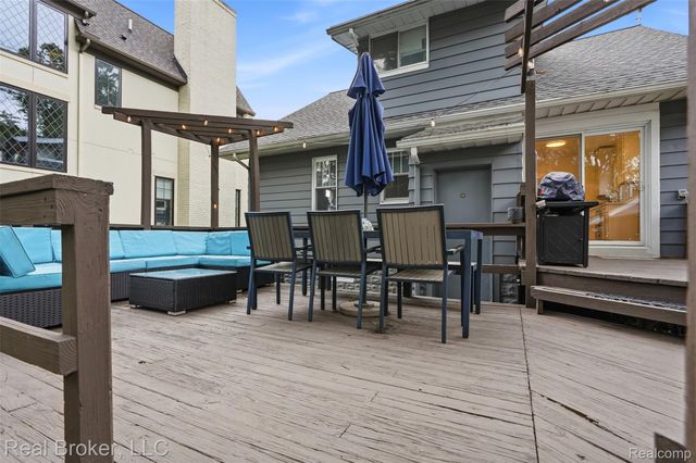 318 E University Avenue, Royal Oak, MI 48067
