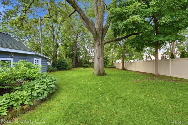 318 E University Avenue, Royal Oak, MI 48067