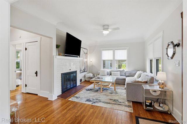 318 E University Avenue, Royal Oak, MI 48067