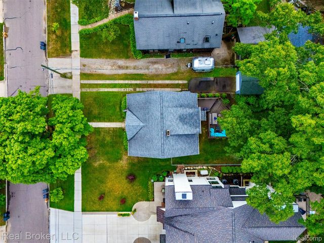 318 E University Avenue, Royal Oak, MI 48067