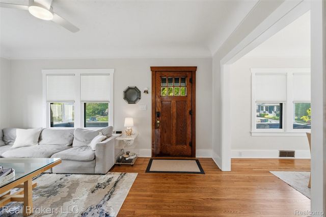 318 E University Avenue, Royal Oak, MI 48067