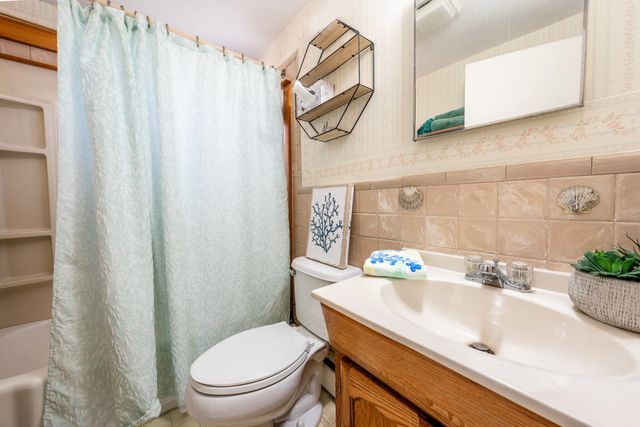 8 Folger Lane, West Dennis, MA 02670