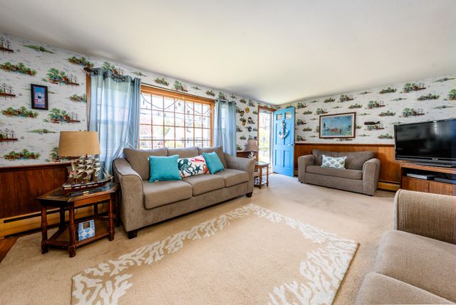 8 Folger Lane, West Dennis, MA 02670