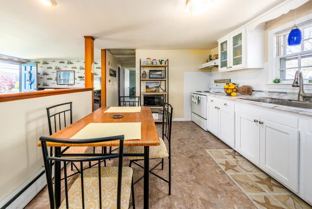 8 Folger Lane, West Dennis, MA 02670