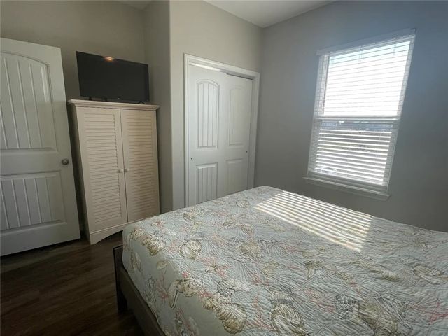 165 Breezy Ct, Port Aransas, TX 78373