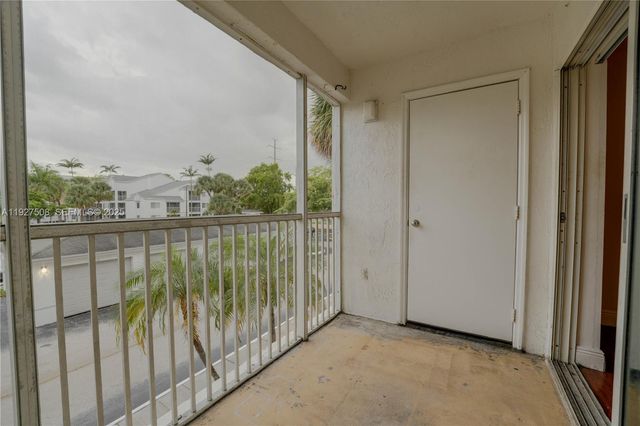 5686 Rock Island Rd 114, Tamarac, FL 33319