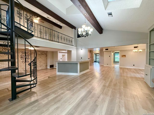 714 Finale Ct, San Antonio, TX 78216
