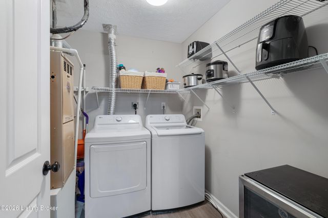 1209 Taxus Top Ln 102, Louisville, KY 40243