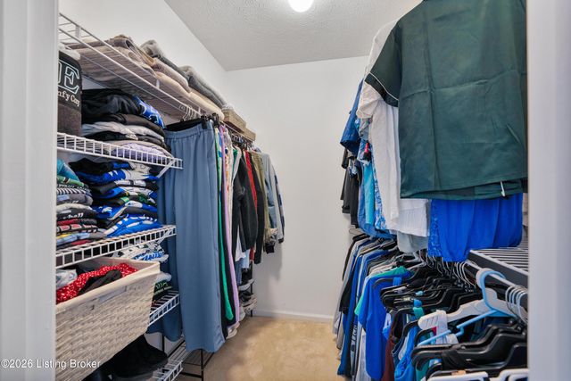 1209 Taxus Top Ln 102, Louisville, KY 40243