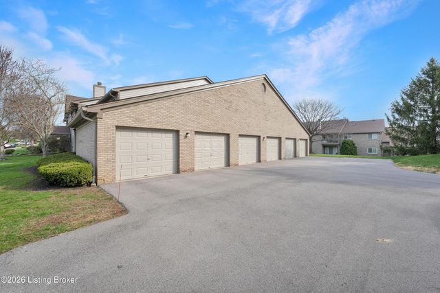 1209 Taxus Top Ln 102, Louisville, KY 40243